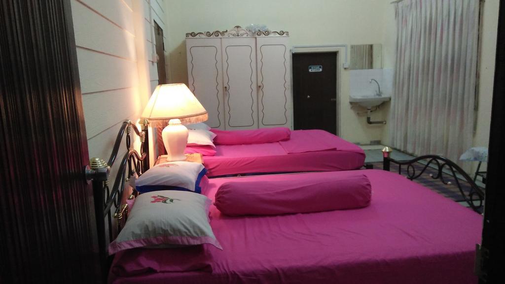 Teratak Ibunda Guest House Kota Bharu Exterior photo