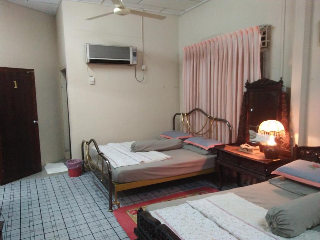 Teratak Ibunda Guest House Kota Bharu Exterior photo