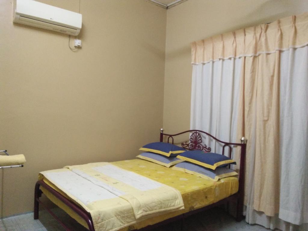 Teratak Ibunda Guest House Kota Bharu Exterior photo
